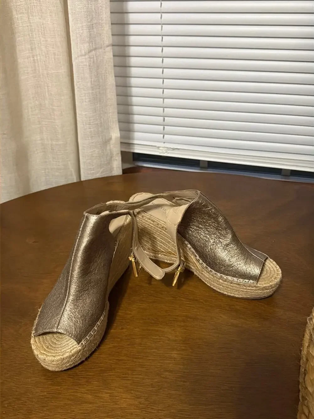 Kenneth Cole, leather espadrille wedge 8 gold EUC